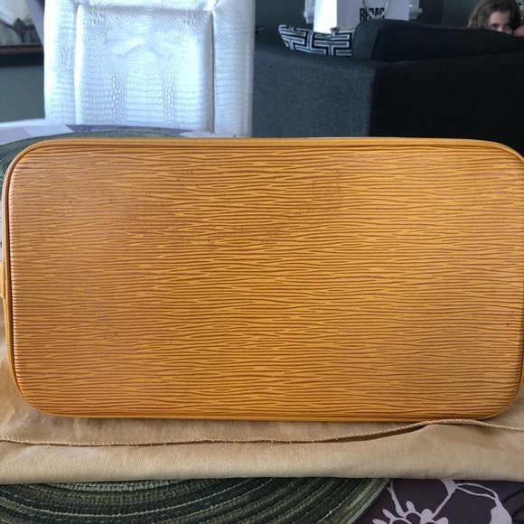Louis Vuitton Epi Alma PM - Picture 3 of 5